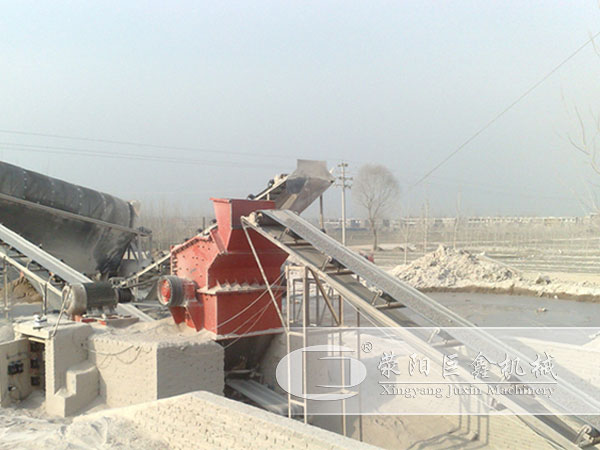 新型制砂機客戶使用現(xiàn)場